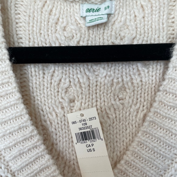 Women’s American Eagle Cable Knit Sweater Vest NWT - Picture 2 of 8